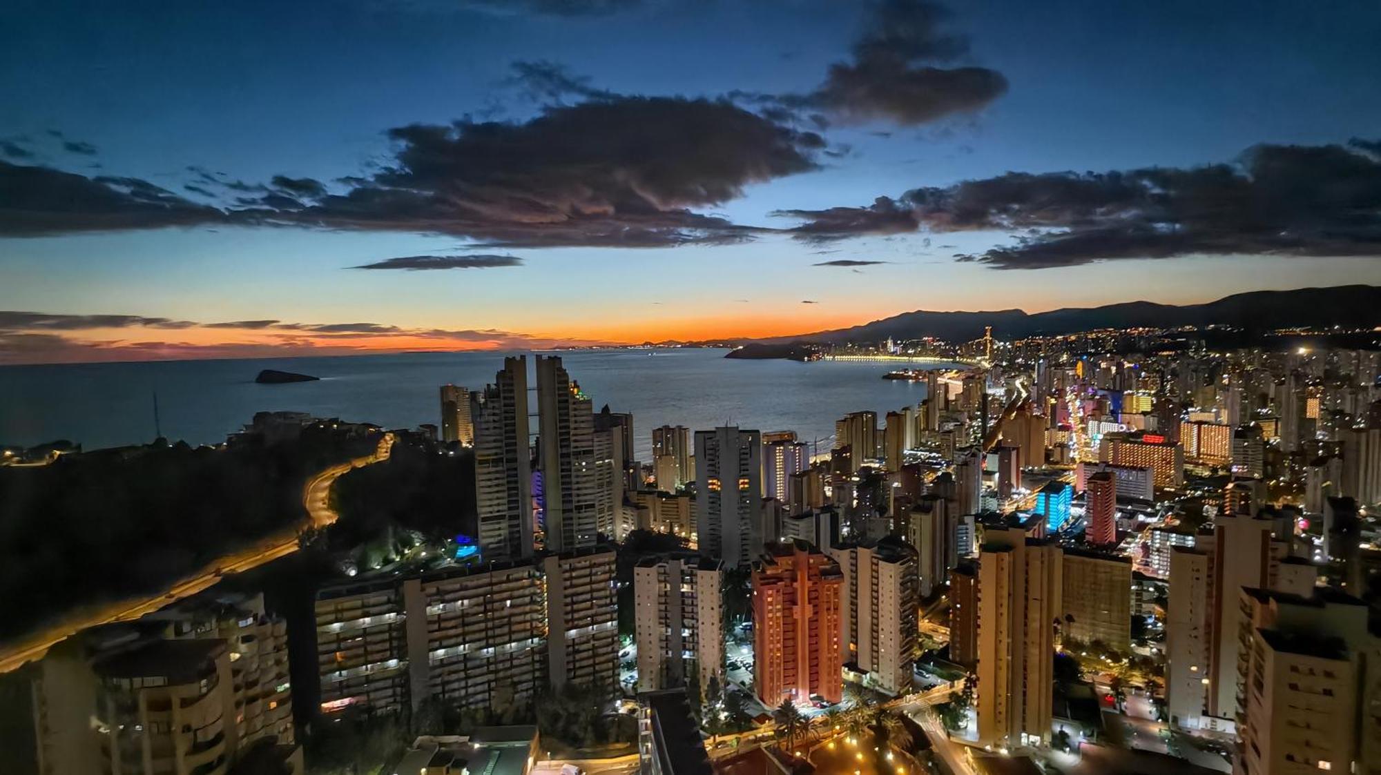 Skyline Floor 28 Sea Views Apartman Benidorm Kültér fotó