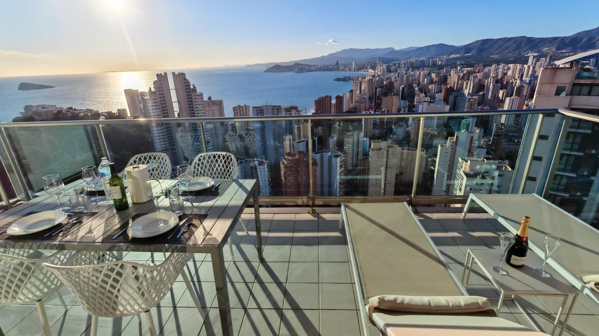 Skyline Floor 28 Sea Views Apartman Benidorm Kültér fotó